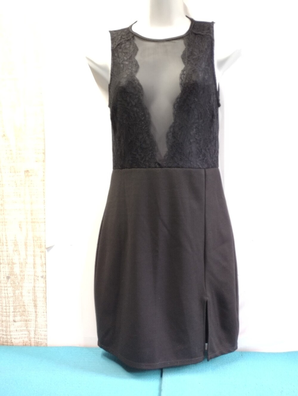 Windsor Black Lace and Mesh Plunge Bodycon Dress - M